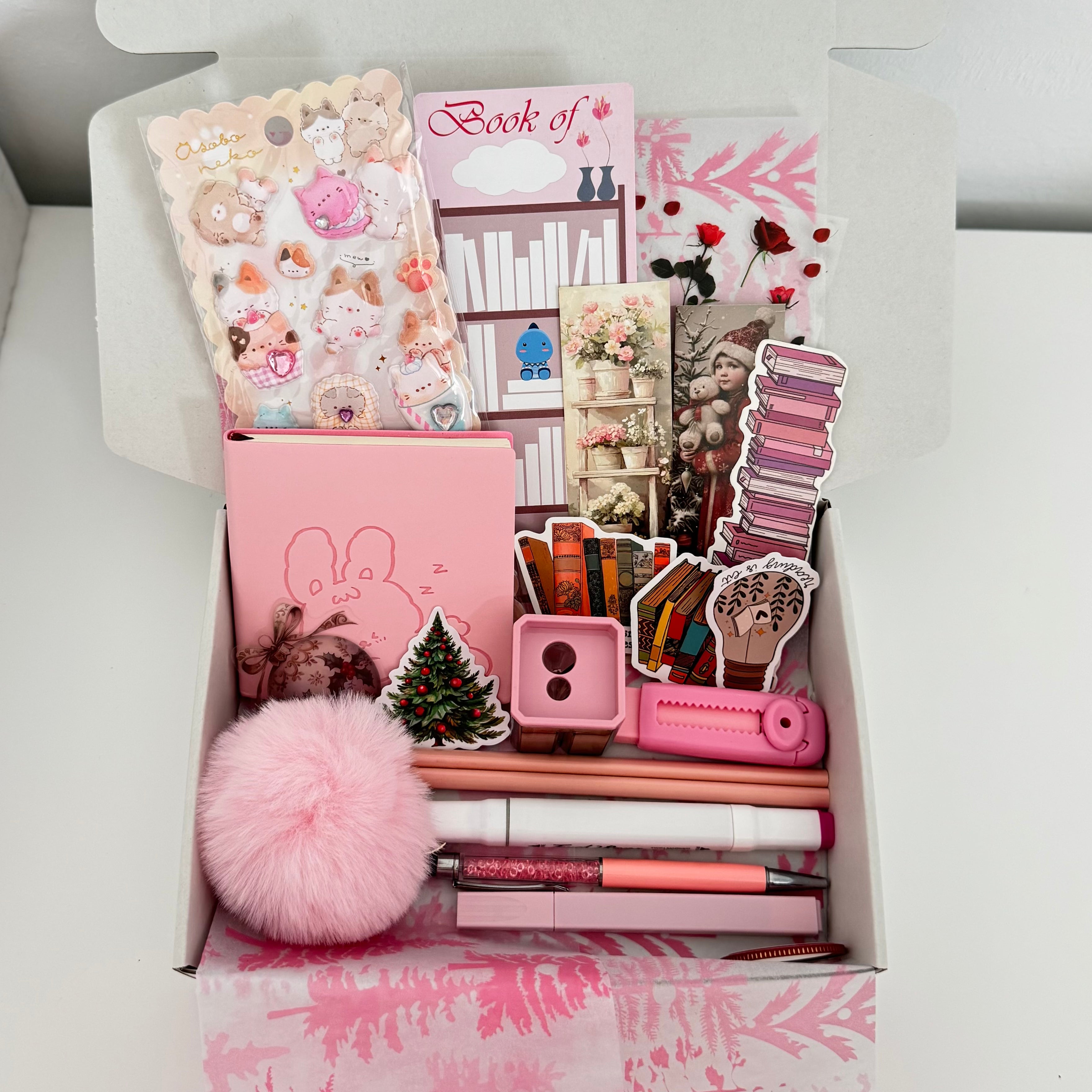 Reading stationery gift box – cozy bookish set for readers